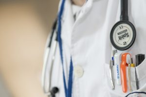 Niebezpieczne powikłania dny moczanowej